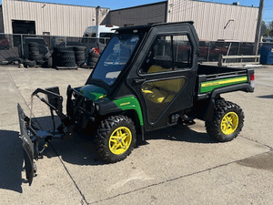 JOHN DEERE Gator XUV 825M UTV, used