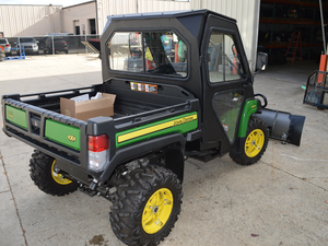 JOHN DEERE Gator XUV 825M UTV, used